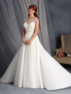Choose wedding dress features that enhance your best assets