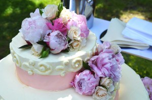 fresh flowers on cake